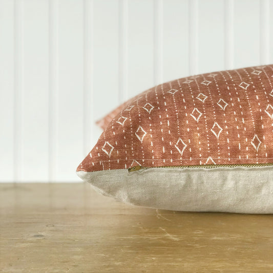 Point et Tiret 14x20 Cushion Cover