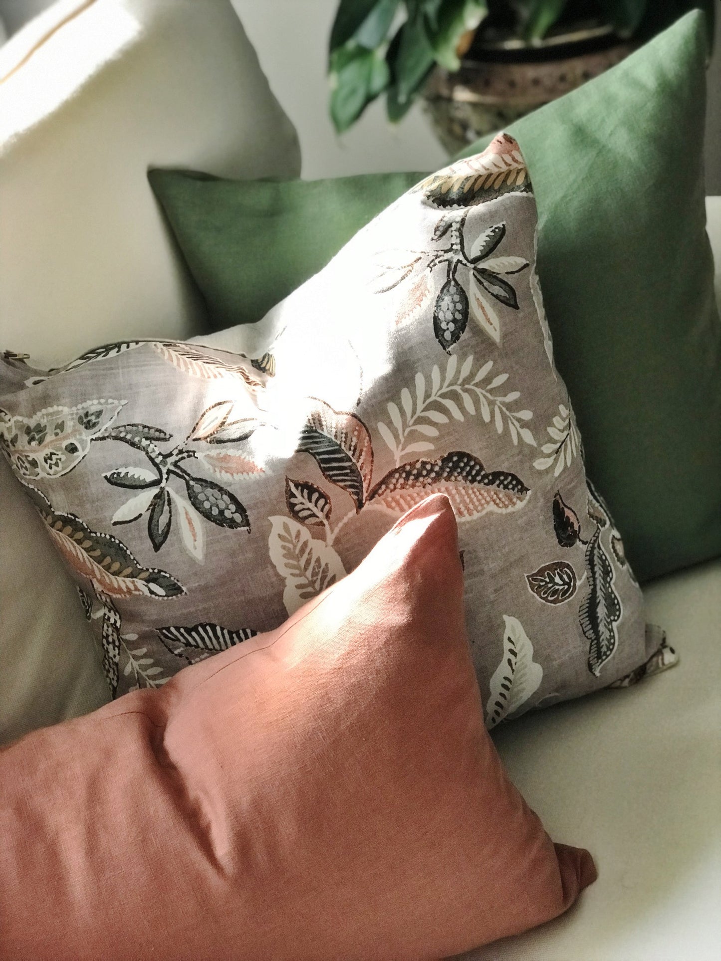 Jardin Vintage 20x20 Cushion Cover